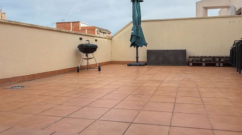 Ático con terraza a nivel de 23 m, ascensor y junto a FFCC