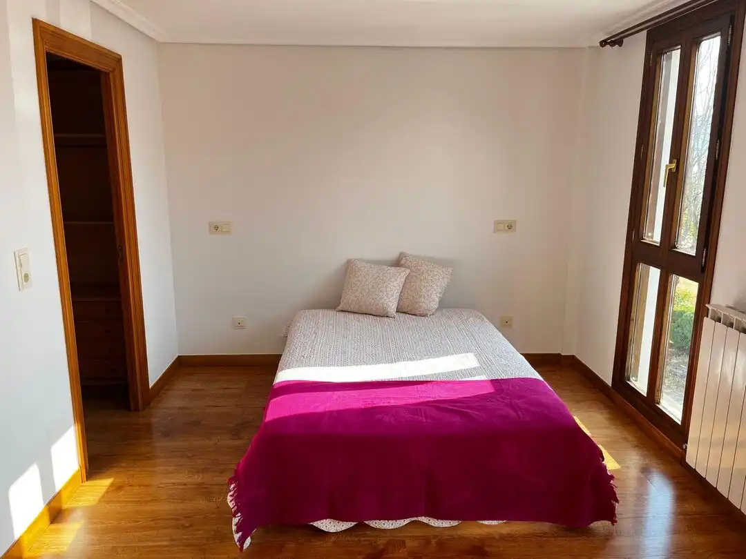 Habitación de Casa o chalet en venta en Lizoain-Arriasgoiti / Lizoainibar-Arriasgoiti con Calefacción, Terraza y Balcón