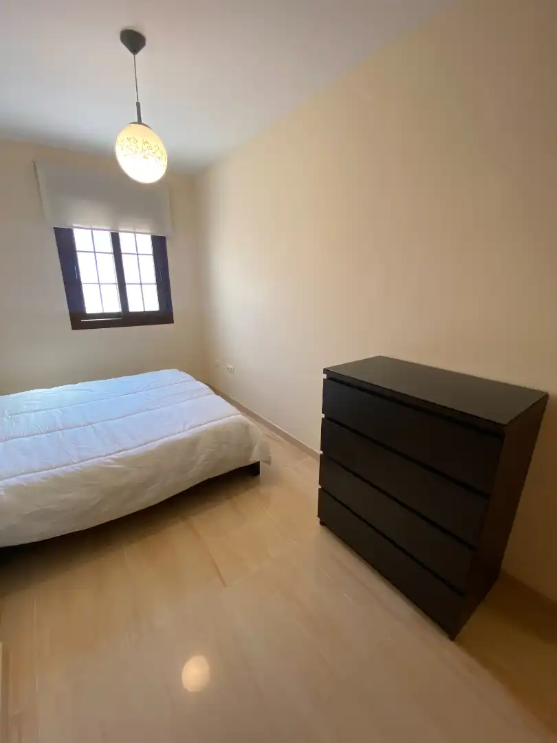 Habitación de Piso de alquiler en Málaga con Aire acondicionado, Terraza y Trastero