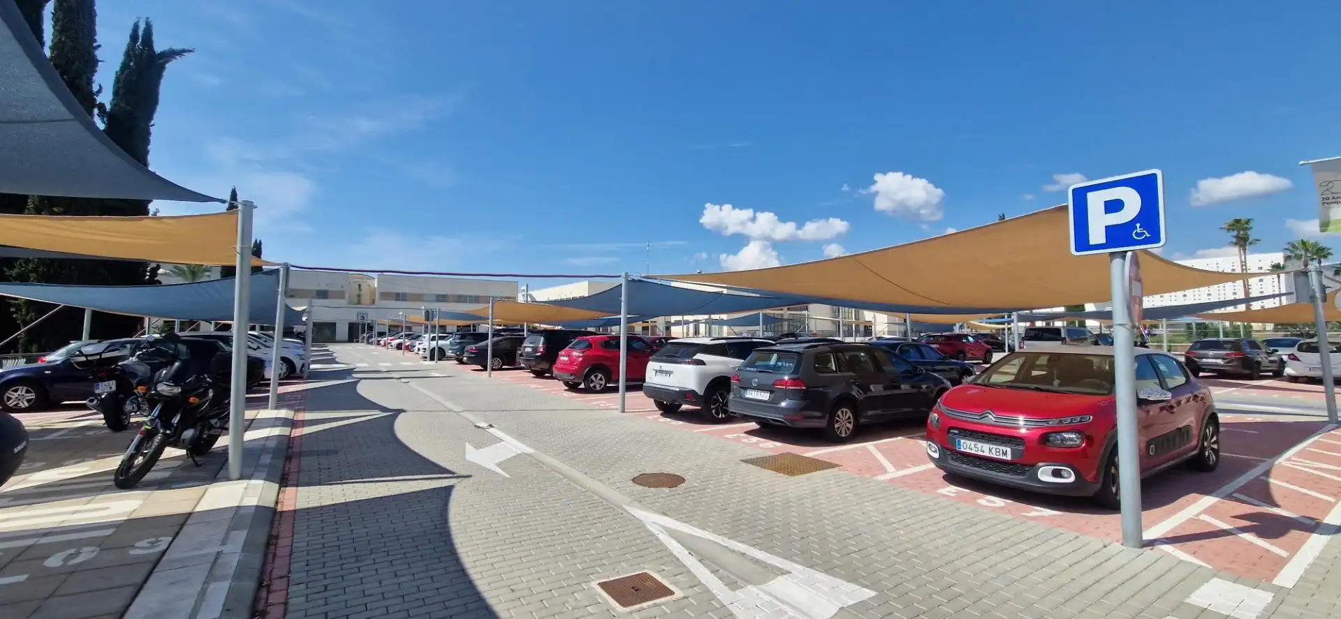 Aparcament de Oficina en venda en Poniente-Norte - Miralbaida - Parque Azahara