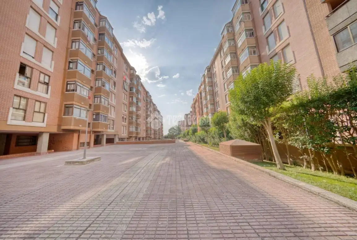 Exterior view of Flat for sale in Valladolid  with Heating