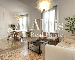 Living room of Flat to rent in  Barcelona Capital  with Air Conditioner and Balcony