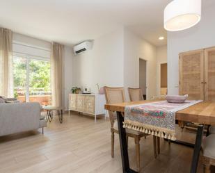 Dormitori de Apartament de lloguer en  Barcelona Capital amb Aire condicionat, Moblat i Forn