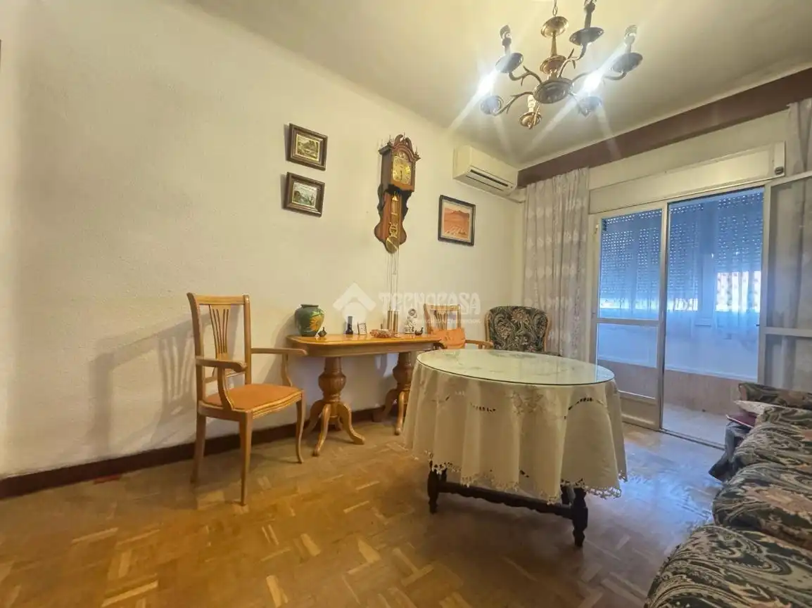 Sala d'estar de Pis en venda en Madrid amb Aire condicionat, Calefacció i Parquet
