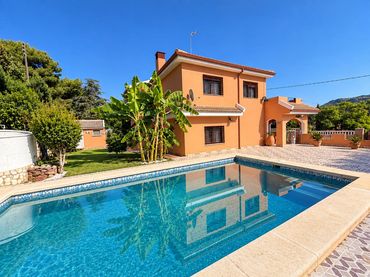 Villa avec balcon à vendre à Calle Jávea