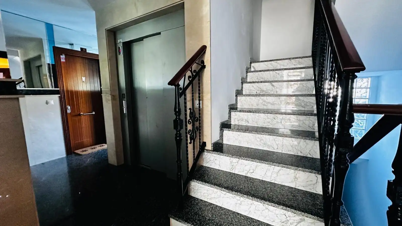 Flat for sale in Roquetas de Mar  with Air Conditioner, Terrace and Furnished