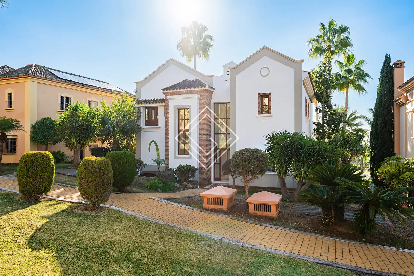 Chalet con piscina en venta en Milla de Oro, imagen 2