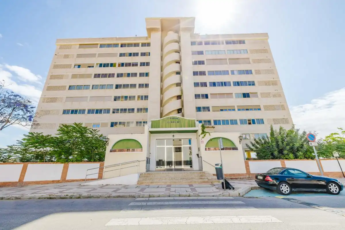 Vista exterior de Piso en venta en Torremolinos con Aire acondicionado, Calefacción y Jardín privado