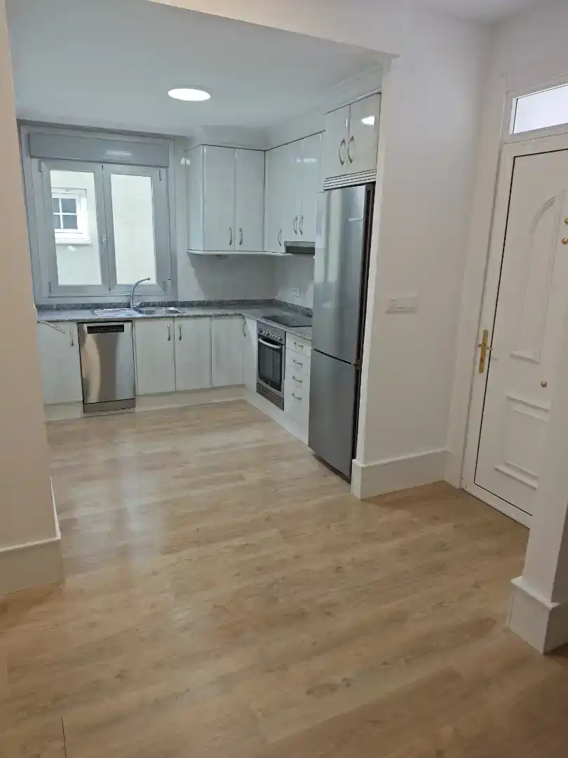 Cocina de Casa o chalet de alquiler en Vigo  con Jardín privado, Parquet y Horno