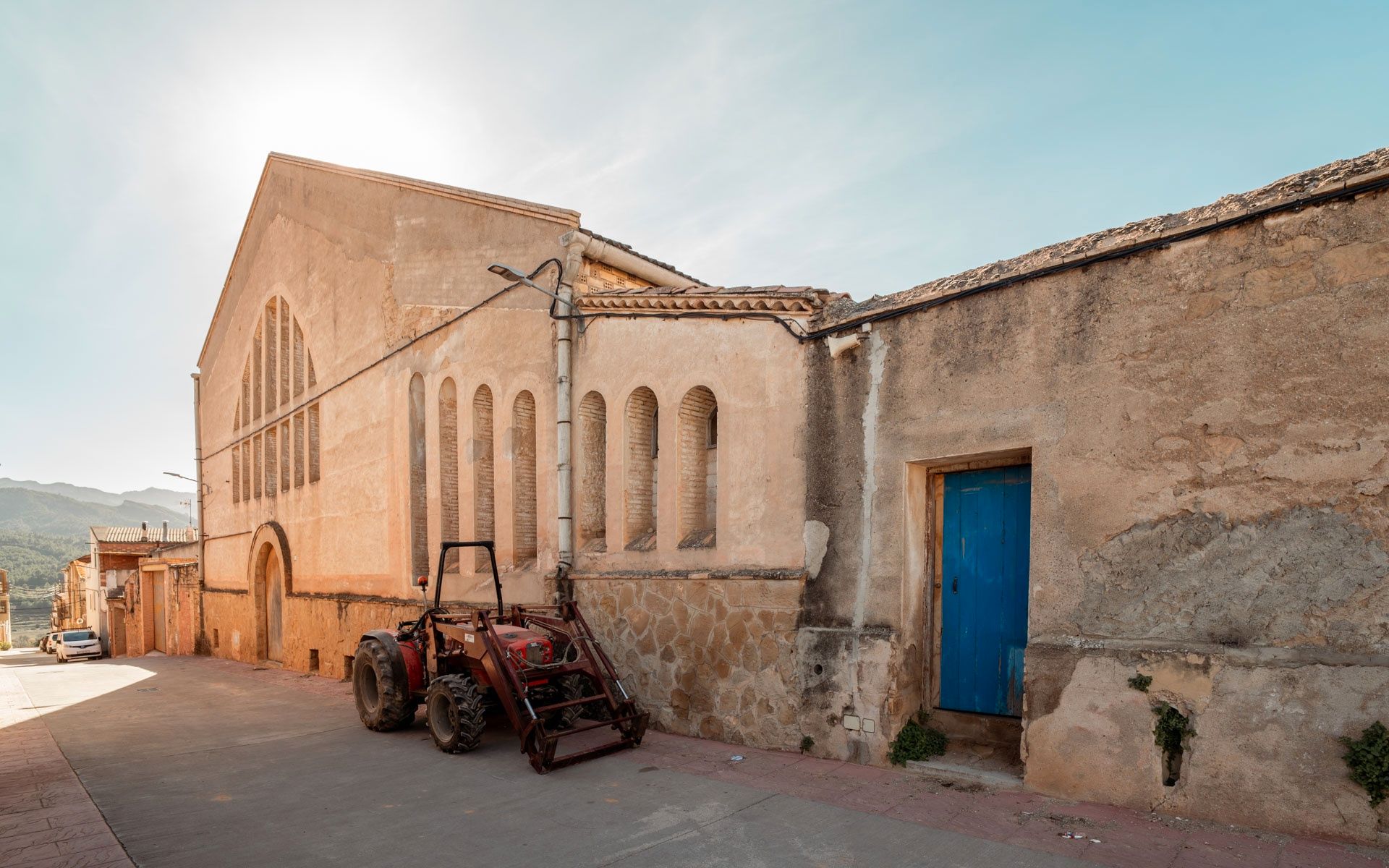 Exterior view of Building for sale in Bot