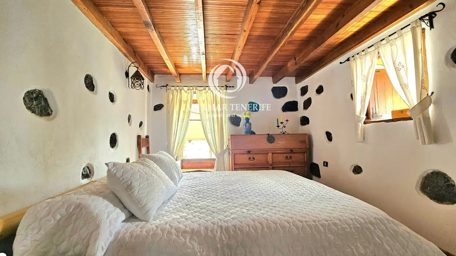 Habitación de Casa adosada en venta en Santiago del Teide con Terraza, Trastero y Amueblado