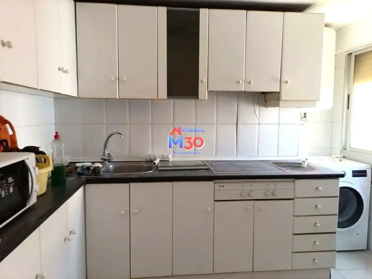 Cuina de Apartament en venda en Miranda de Ebro amb Calefacció, Terrassa i Traster