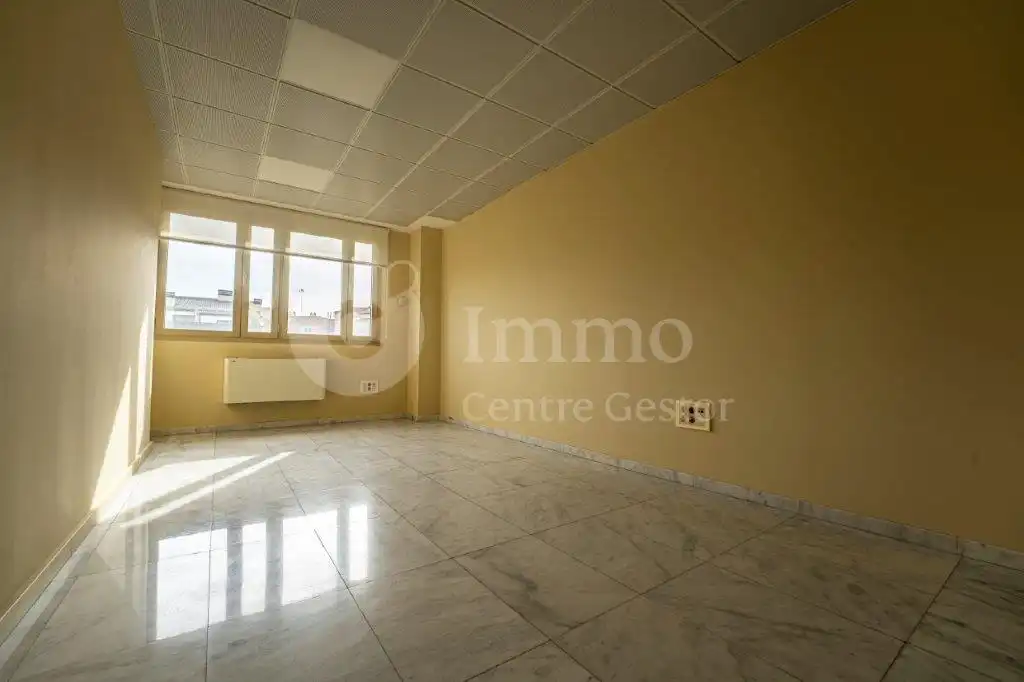 Büro zur Miete in Lleida mit Klimaanlage und Heizung