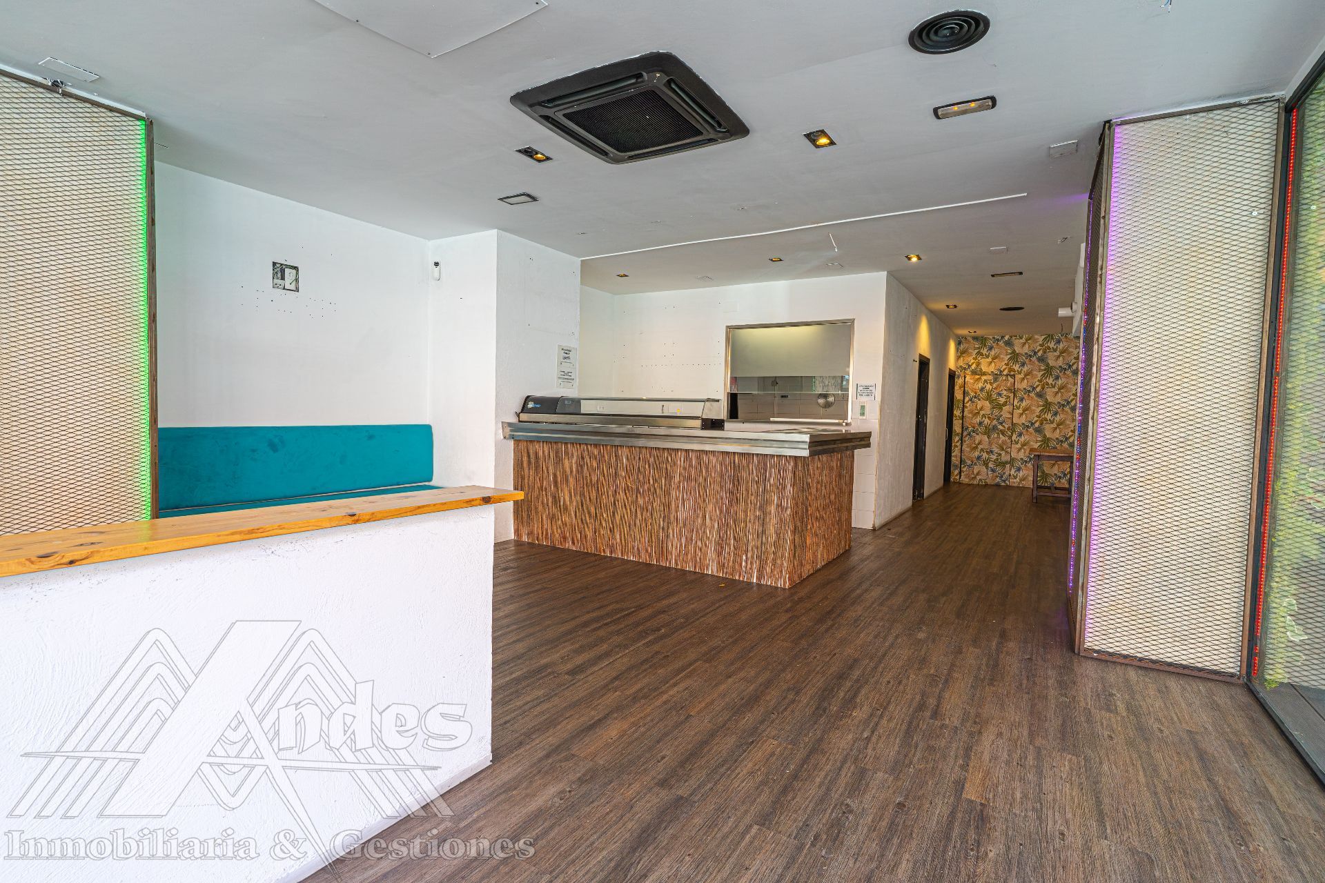 Local de lloguer a Casco Antiguo