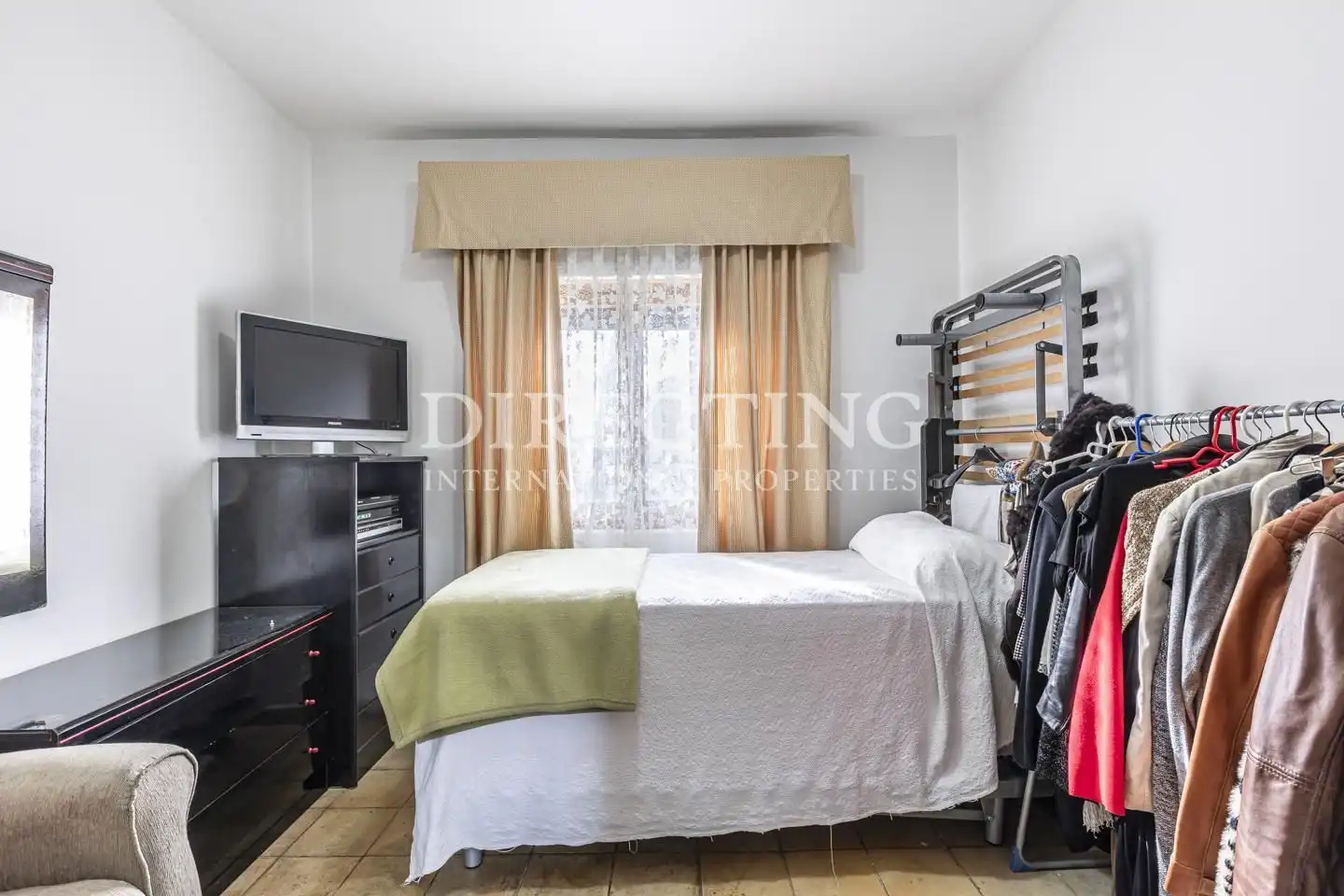 Dormitori de Casa o xalet en venda en Madrid amb Aire condicionat, Calefacció i Jardí privat