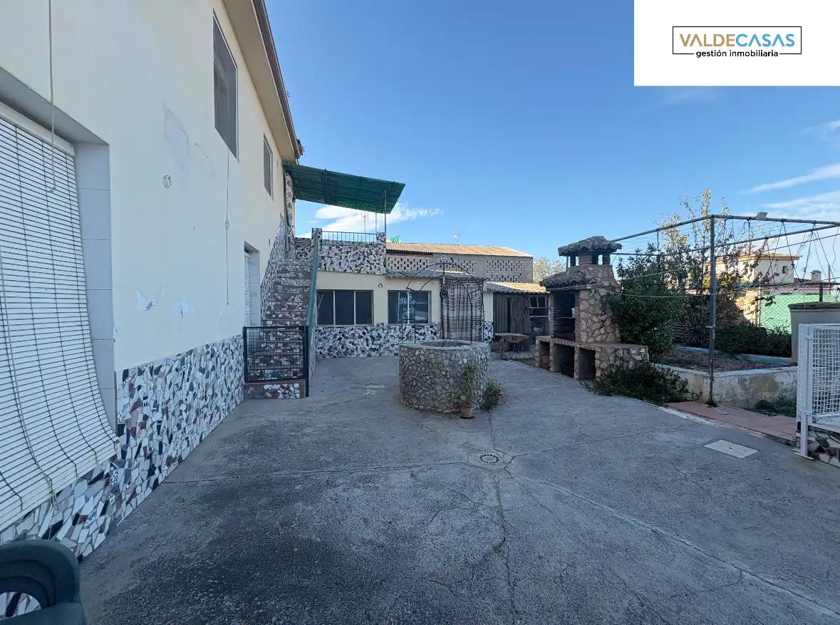 Vista exterior de Casa o xalet en venda en Alhendín amb Jardí privat, Terrassa i Piscina