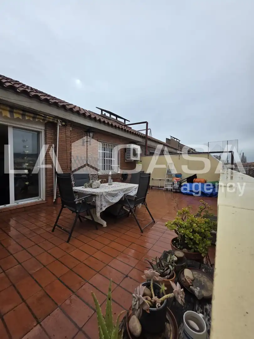Terrasse von Dachboden zum Verkauf in Barcelona mit Terrasse