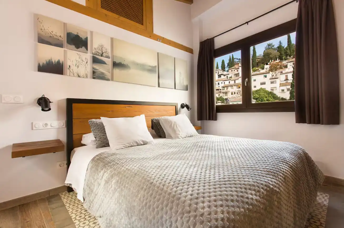 Schlafzimmer von Wohnungen zur Miete in Granada mit Klimaanlage, Heizung und Parkett
