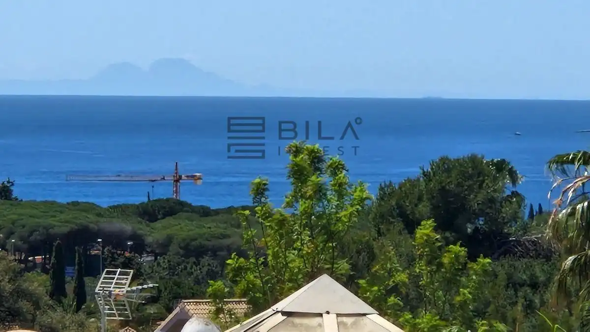 Piso en venta en Marbella con Terraza, Piscina y Amueblado