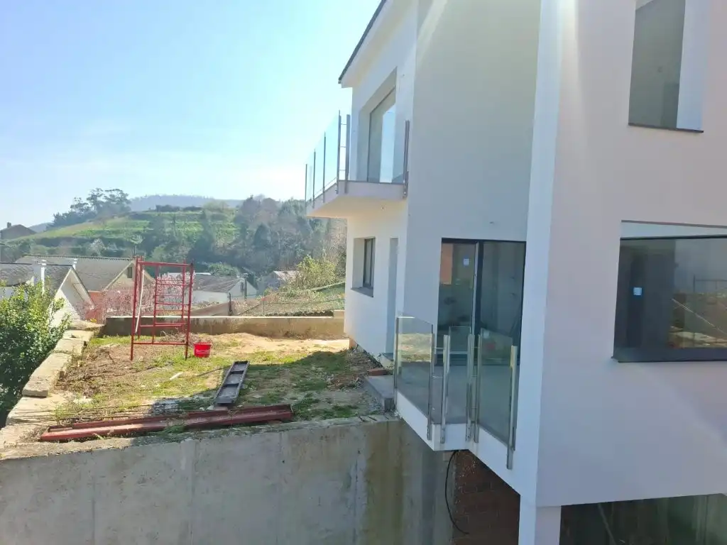 Vista exterior de Casa o xalet en venda en Foz amb Jardí privat, Terrassa i Traster