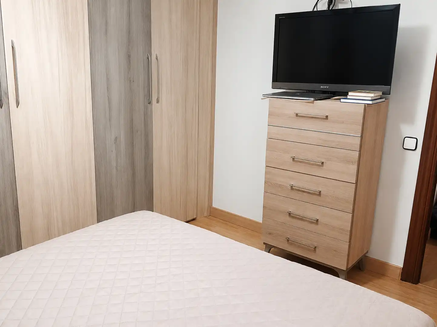 Dormitori de Pis de lloguer en Santander amb Calefacció, Terrassa i Moblat