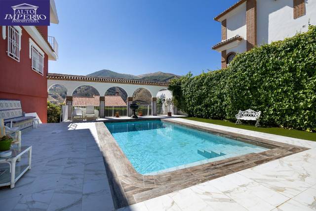 Casa-chalet en Venta en Pinos Genil