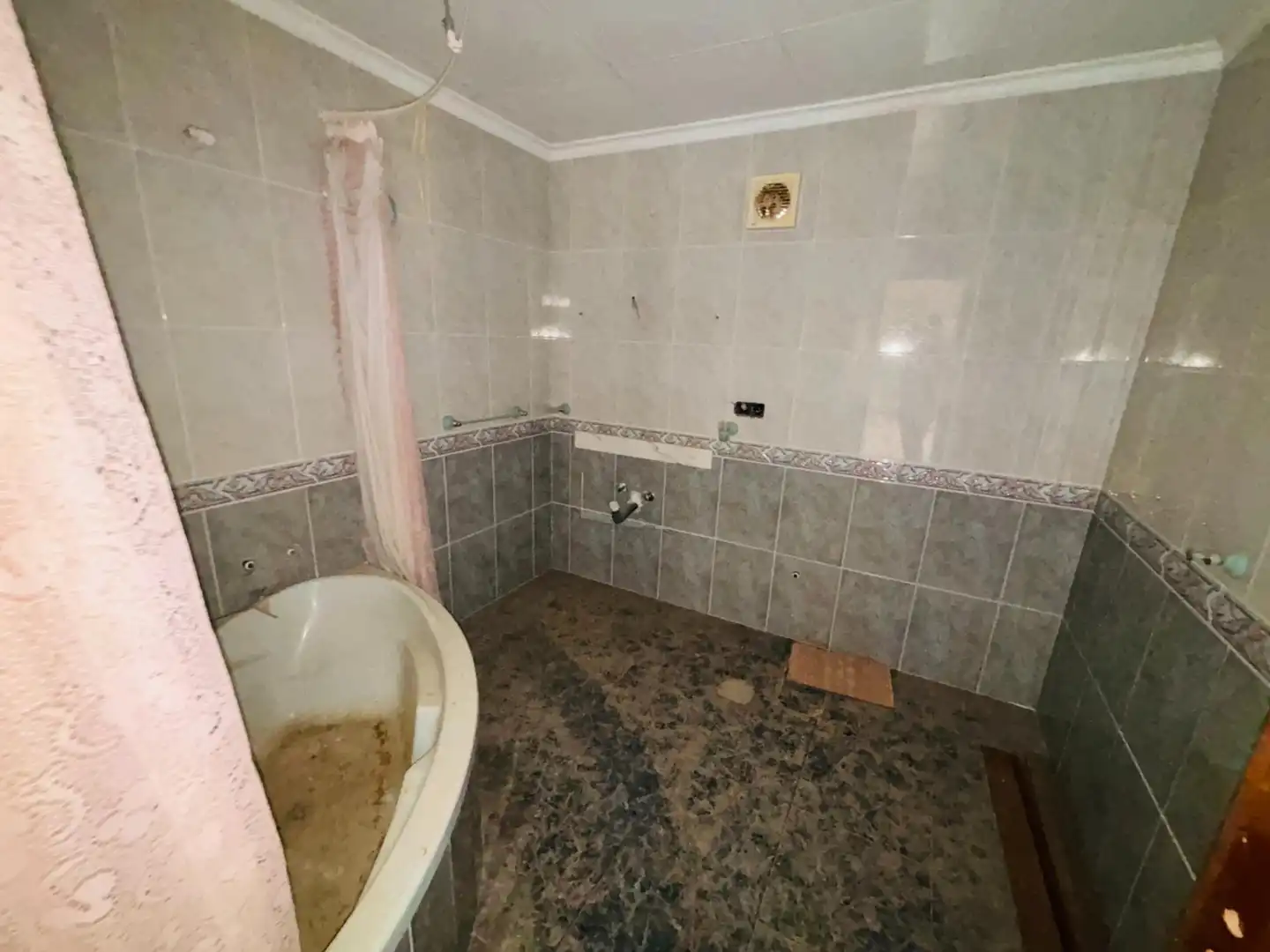 Badezimmer von Gebäude zum Verkauf in Sorvilán