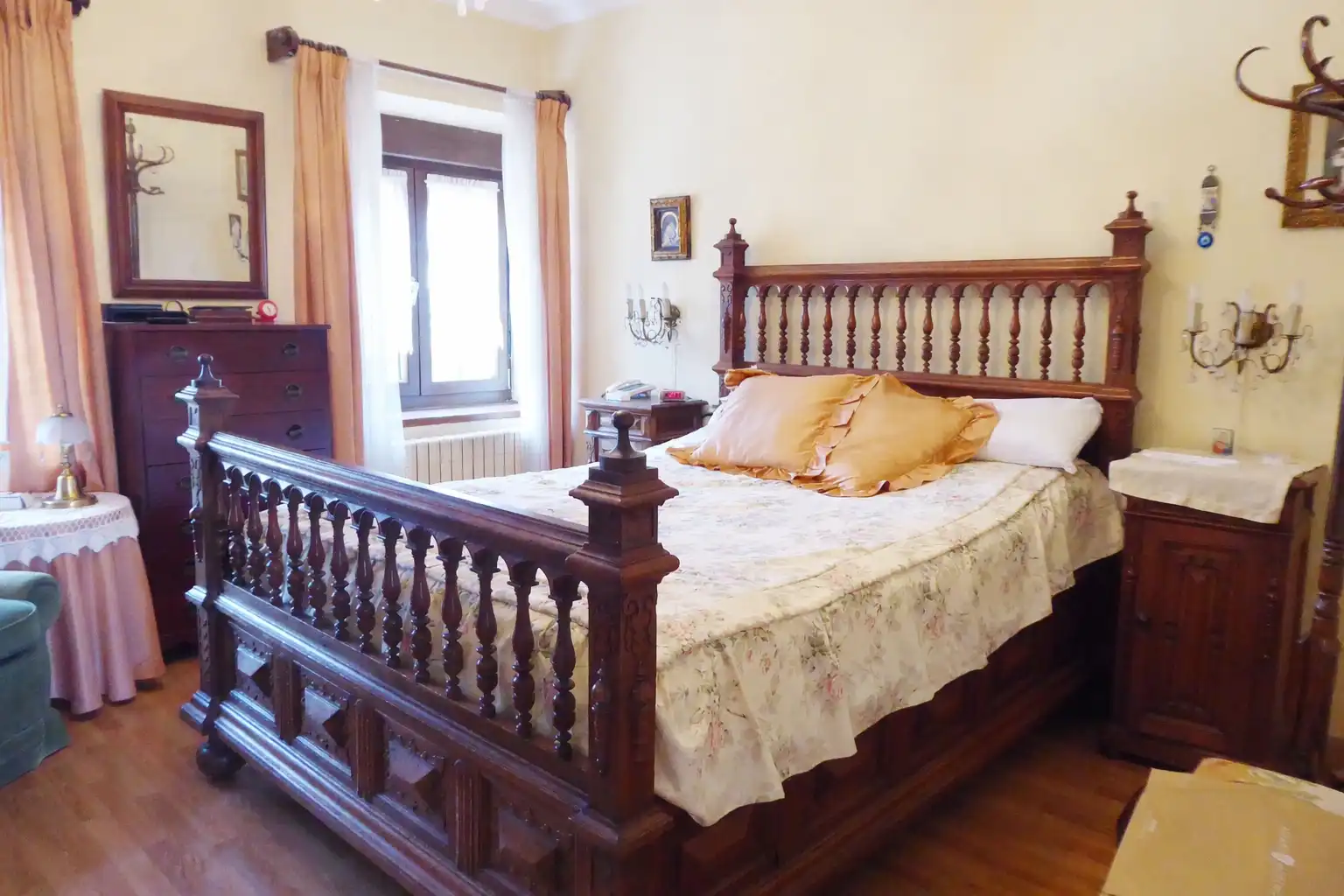 Dormitori de Casa o xalet en venda en Camargo amb Calefacció, Jardí privat i Parquet