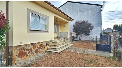 Chalet en A Ribela con 863 m² de parcela, doble acceso y anexos en la zona más demandada de Sarria, imagen 5