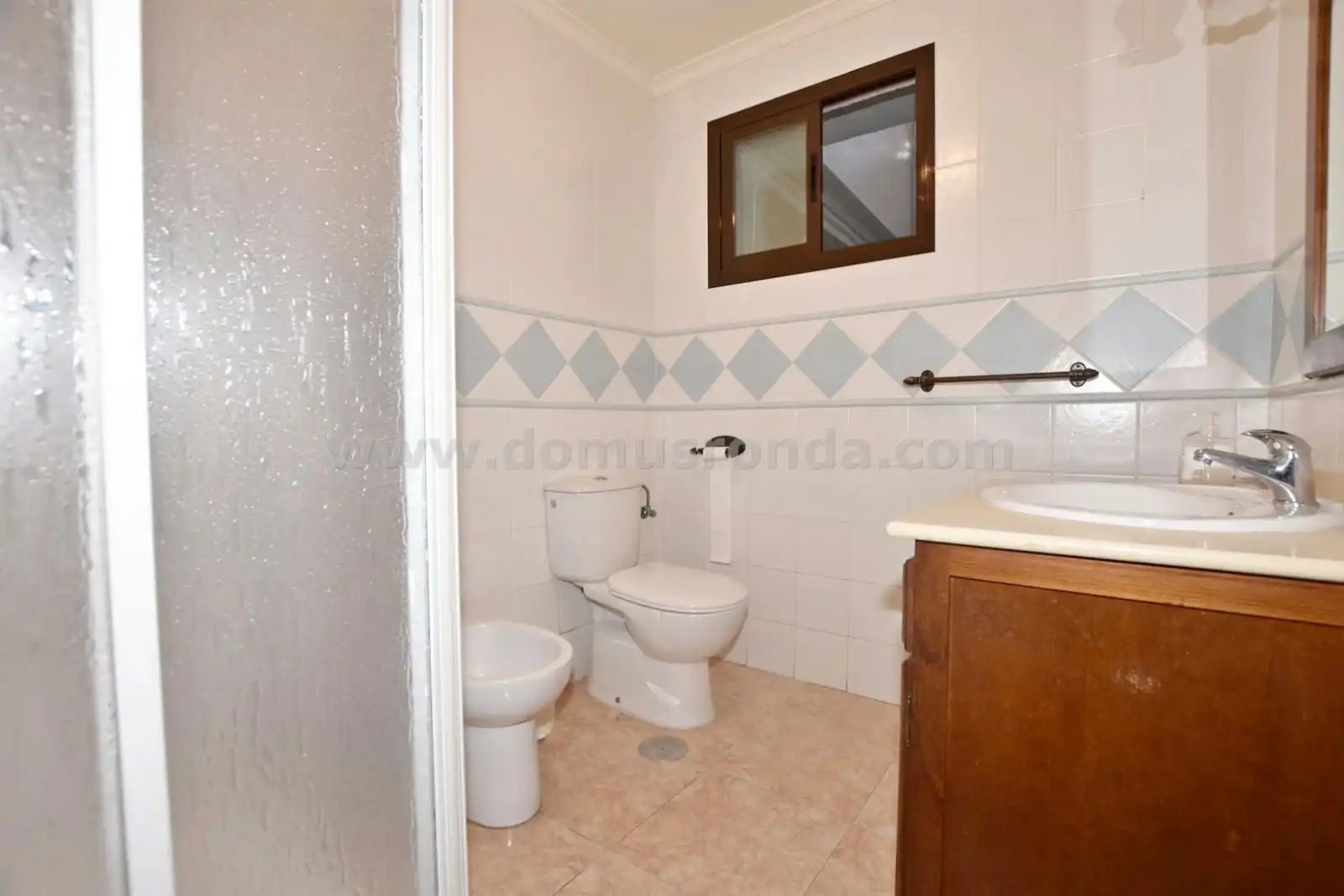 Bathroom of Houses for sale in Ronda