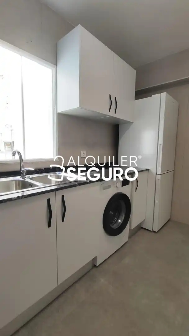 Wohnung zur Miete in Río Escalona , Penya - Roja - Avda. Francia