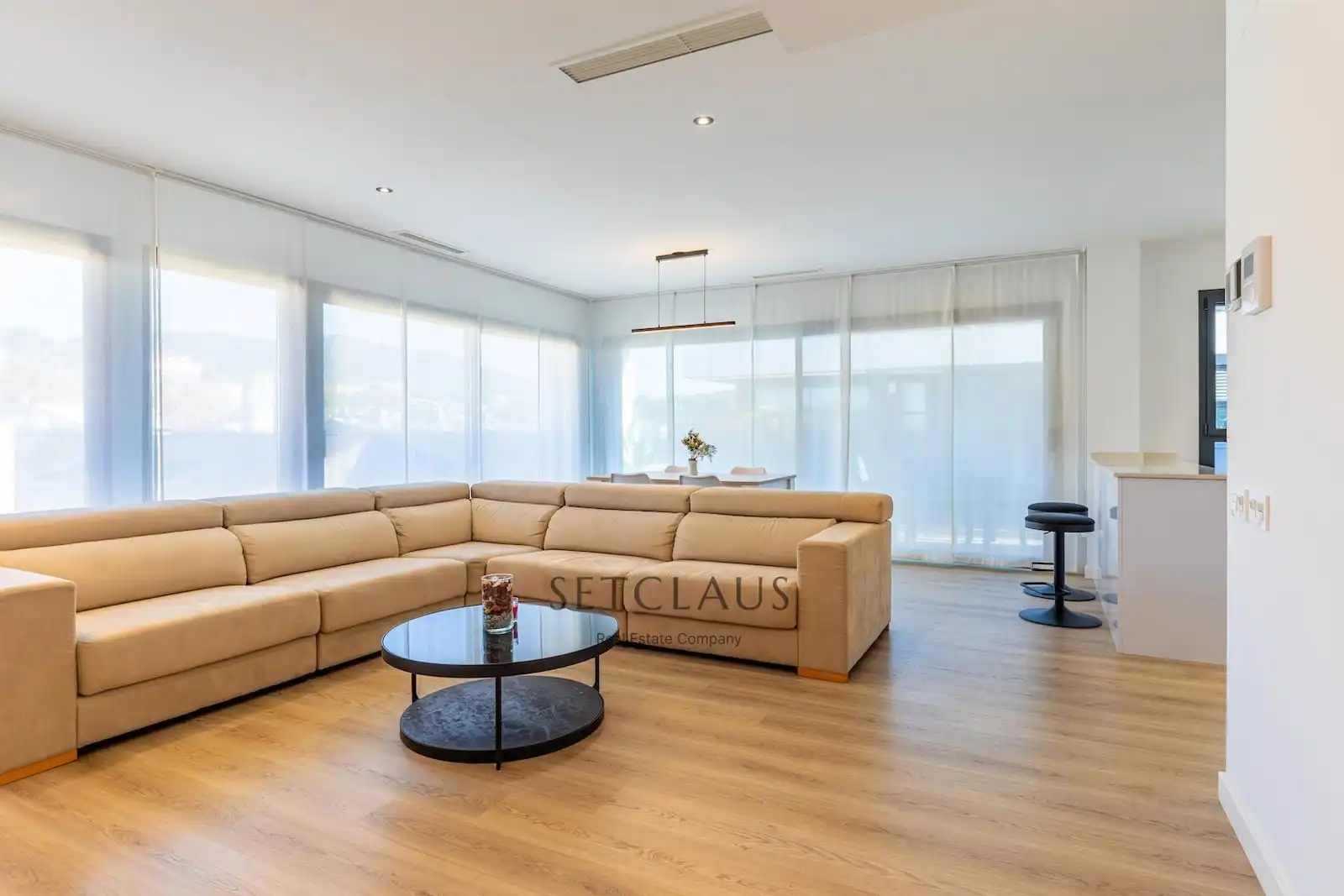 Living room of Flat for sale in El Masnou  with Air Conditioner, Heating and Terrace
