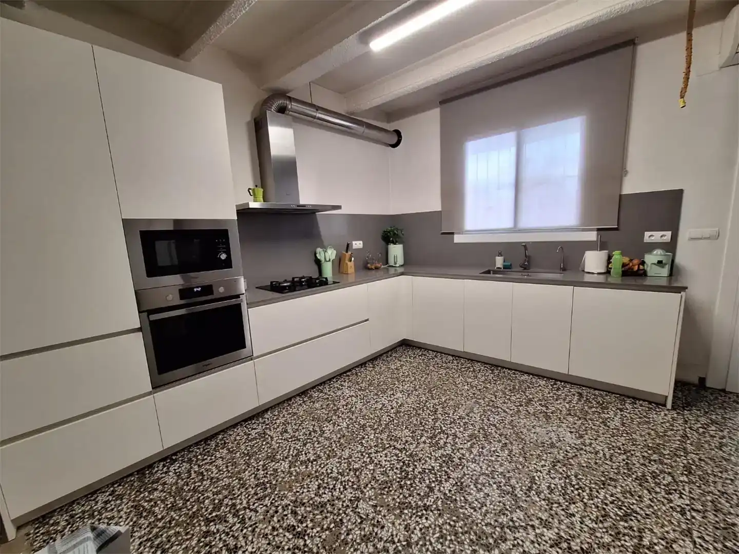 Cuina de Casa adosada en venda en Tortosa amb Aire condicionat