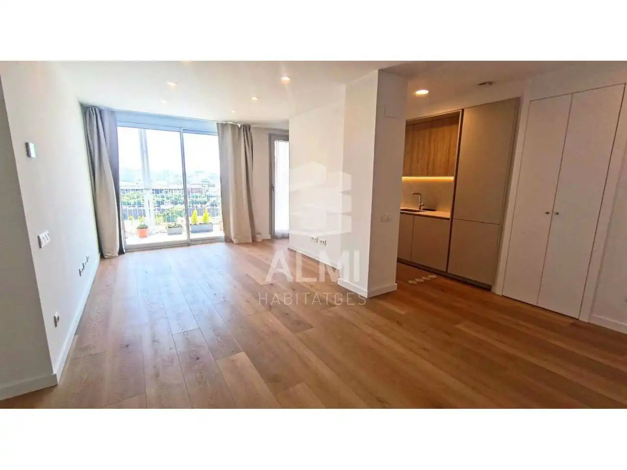 Vista exterior de Apartament de lloguer en Barcelona amb Aire condicionat, Calefacció i Parquet