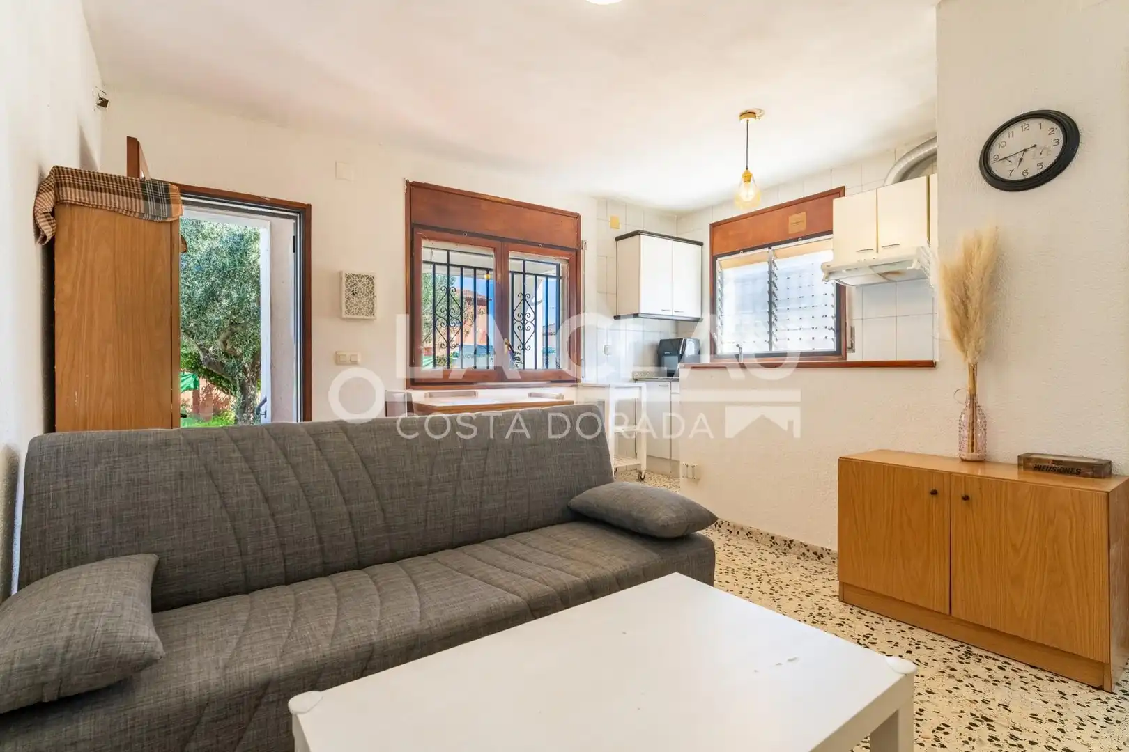 Sala d'estar de Casa o xalet en venda en El Vendrell amb Calefacció, Jardí privat i Terrassa