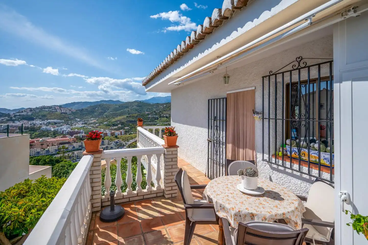 Exterior view of Houses for sale in Almuñécar  with Air Conditioner, Private garden and Terrace