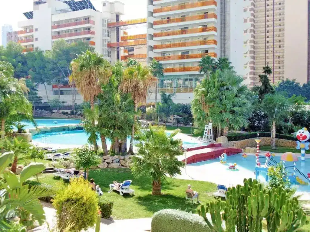 Swimming pool of Flat for rent in Benidorm  with Air Conditioner, Private garden and Swimming Pool