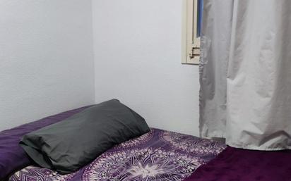 Dormitori de Apartament per a compartir en  Barcelona Capital amb Calefacció, Moblat i Forn