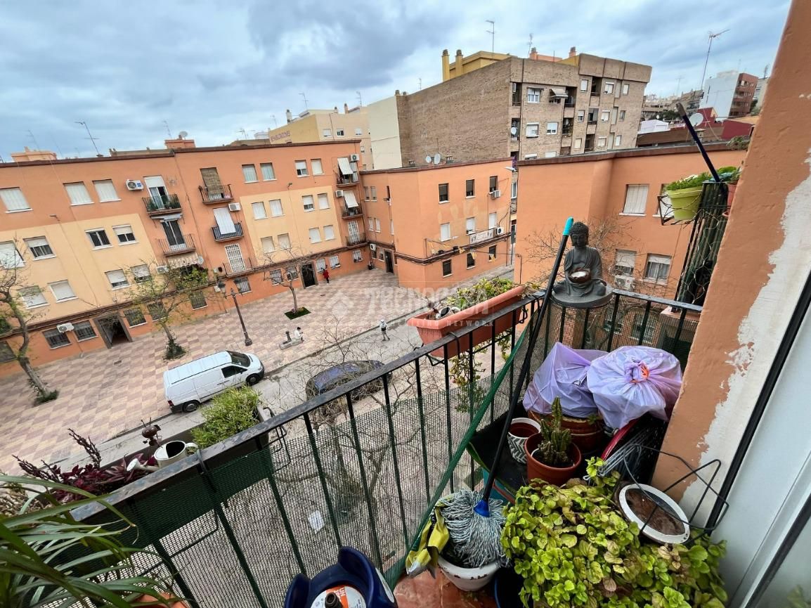 Exterior view of Flat for sale in Paterna  with Balcony