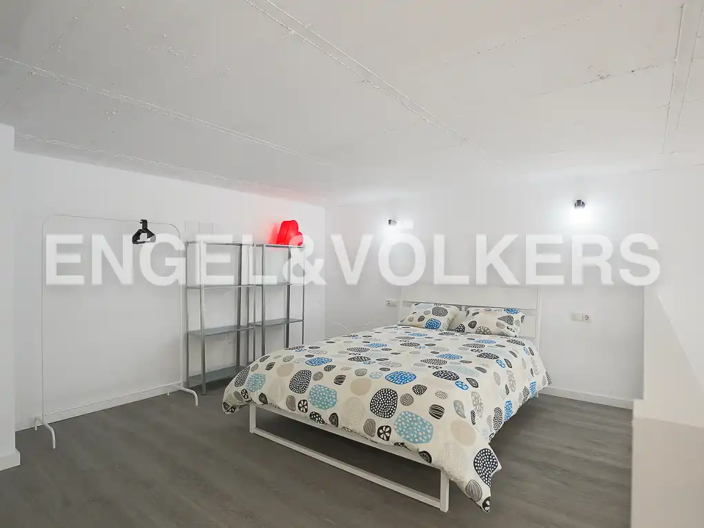 Schlafzimmer von Loft zur Miete in Valencia mit Klimaanlage, Heizung und Privatgarten
