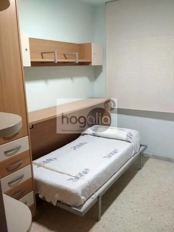 Habitación de Piso de alquiler en Sevilla con Aire acondicionado, Amueblado y Balcón