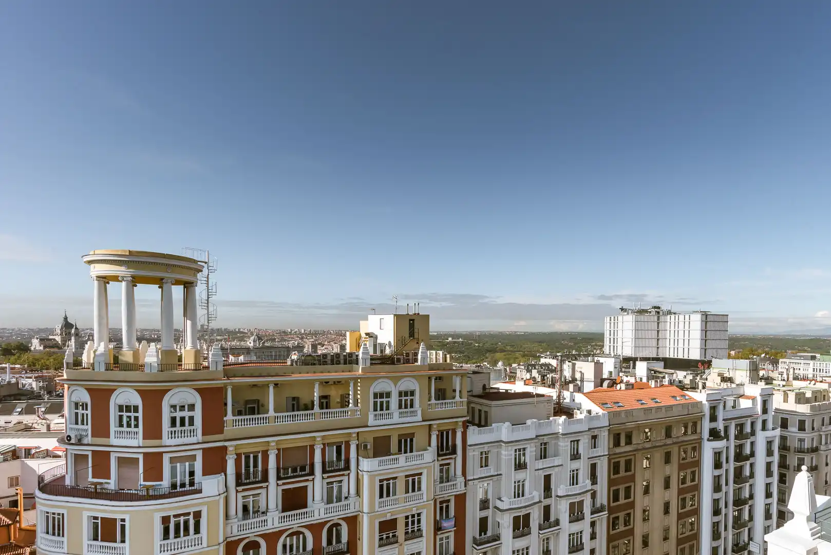 Vista exterior de Apartament en venda en Madrid amb Aire condicionat, Calefacció i Piscina