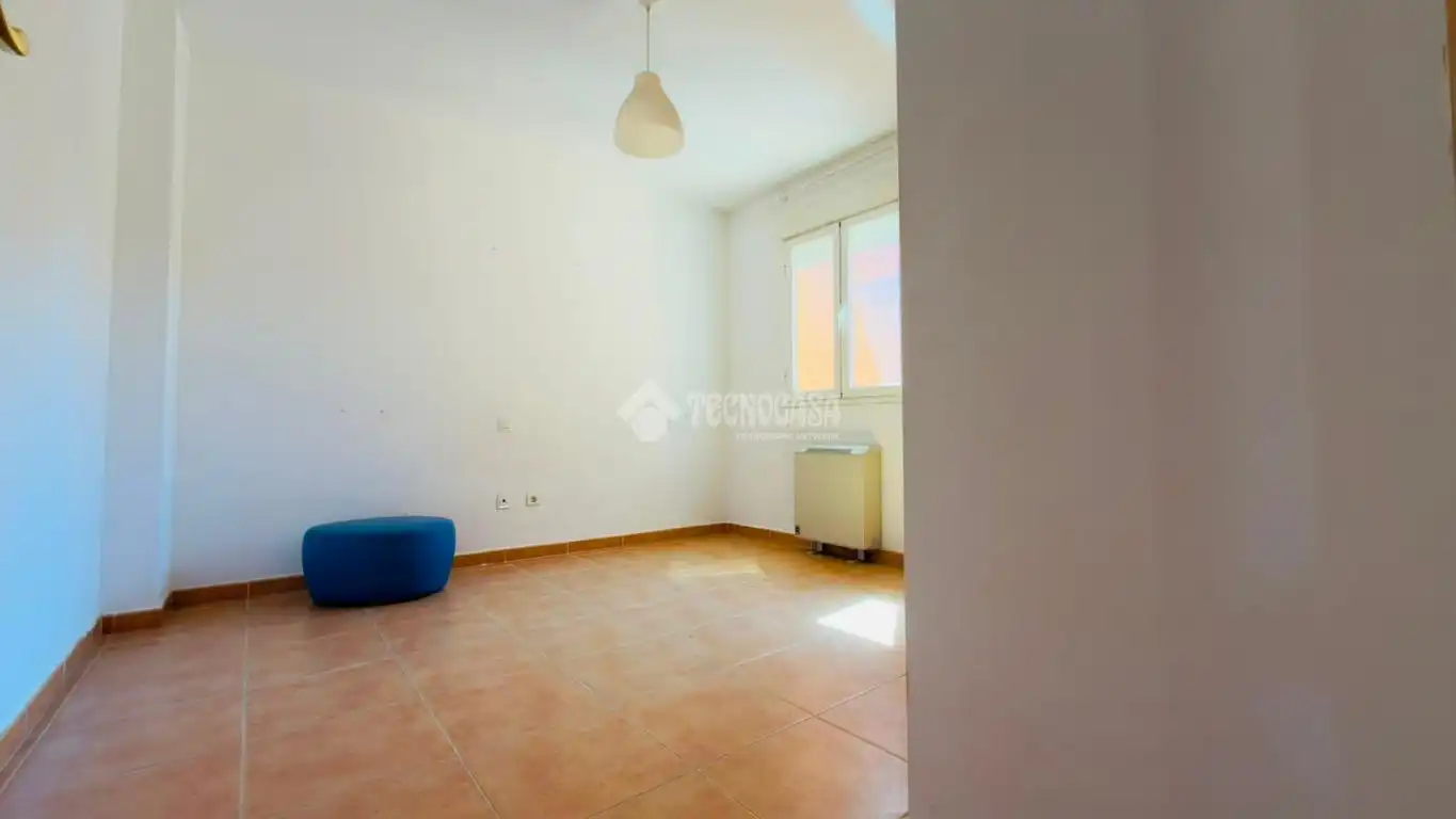 Dormitori de Casa adosada en venda en Ciruelos amb Calefacció