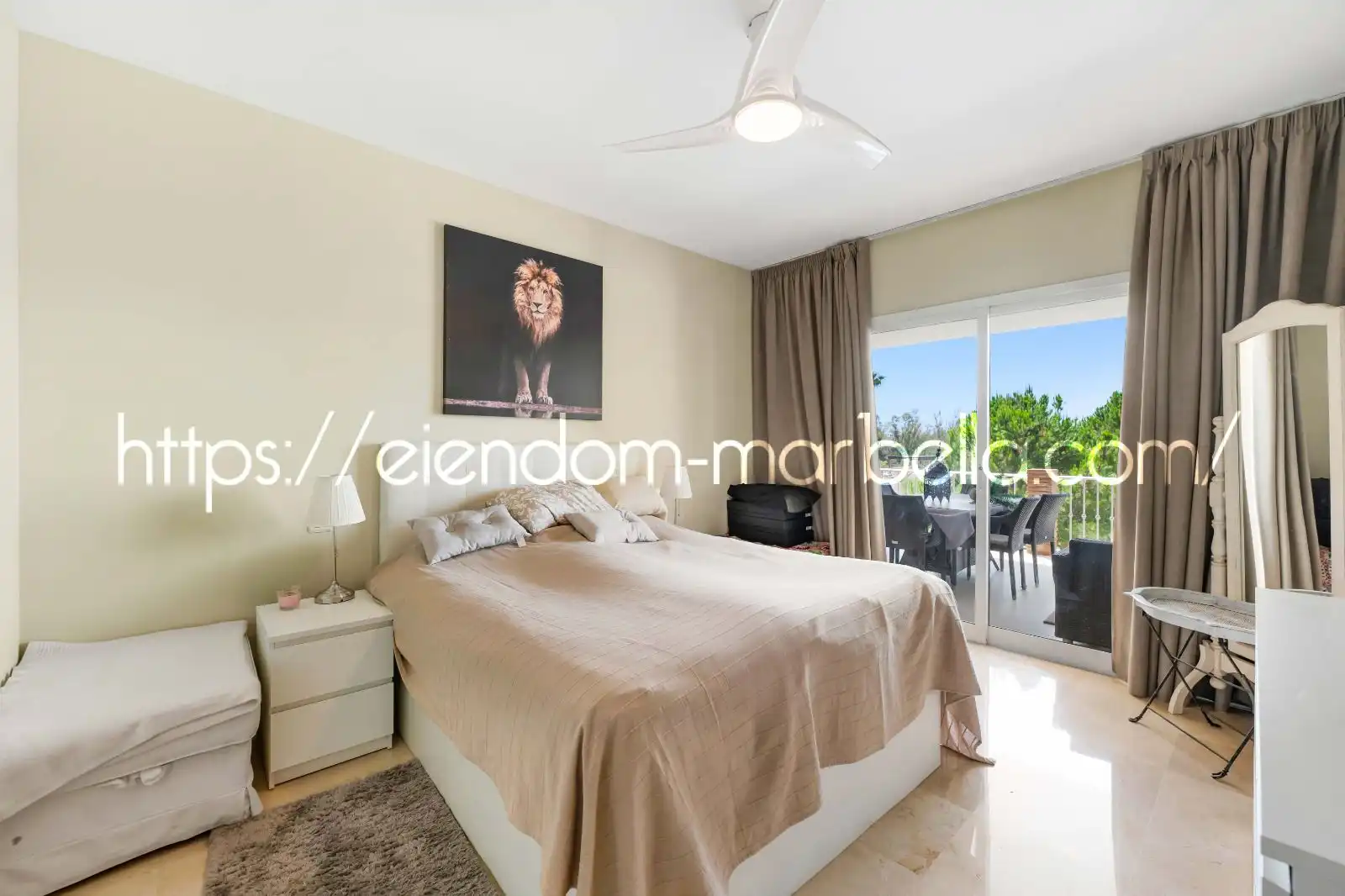 Schlafzimmer von Wohnungen zum Verkauf in Marbella mit Klimaanlage, Terrasse und Möbliert
