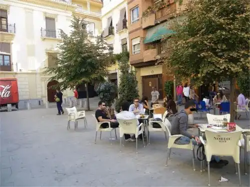 Vista exterior de Local de lloguer en Granada