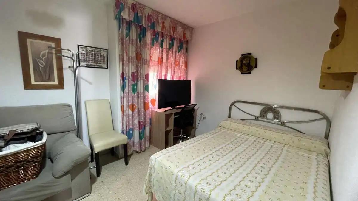 Bedroom of Flat for rent in Granada  with Air Conditioner and Heating