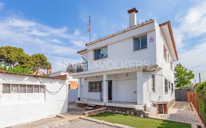 Vista exterior de Casa o xalet en venda en Polinyà amb Aire condicionat, Calefacció i Jardí privat