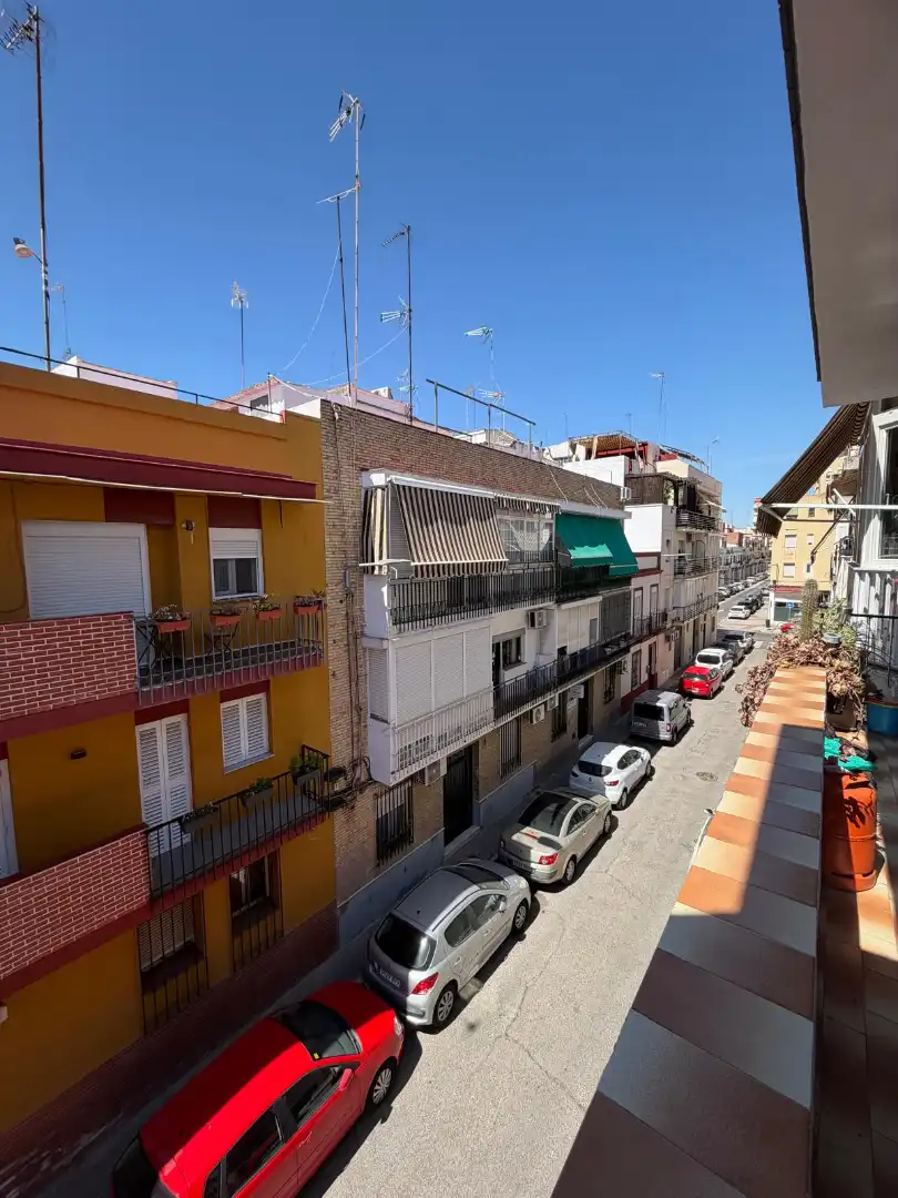 Exterior view of Flat for sale in Sevilla  with Air Conditioner and Balcony