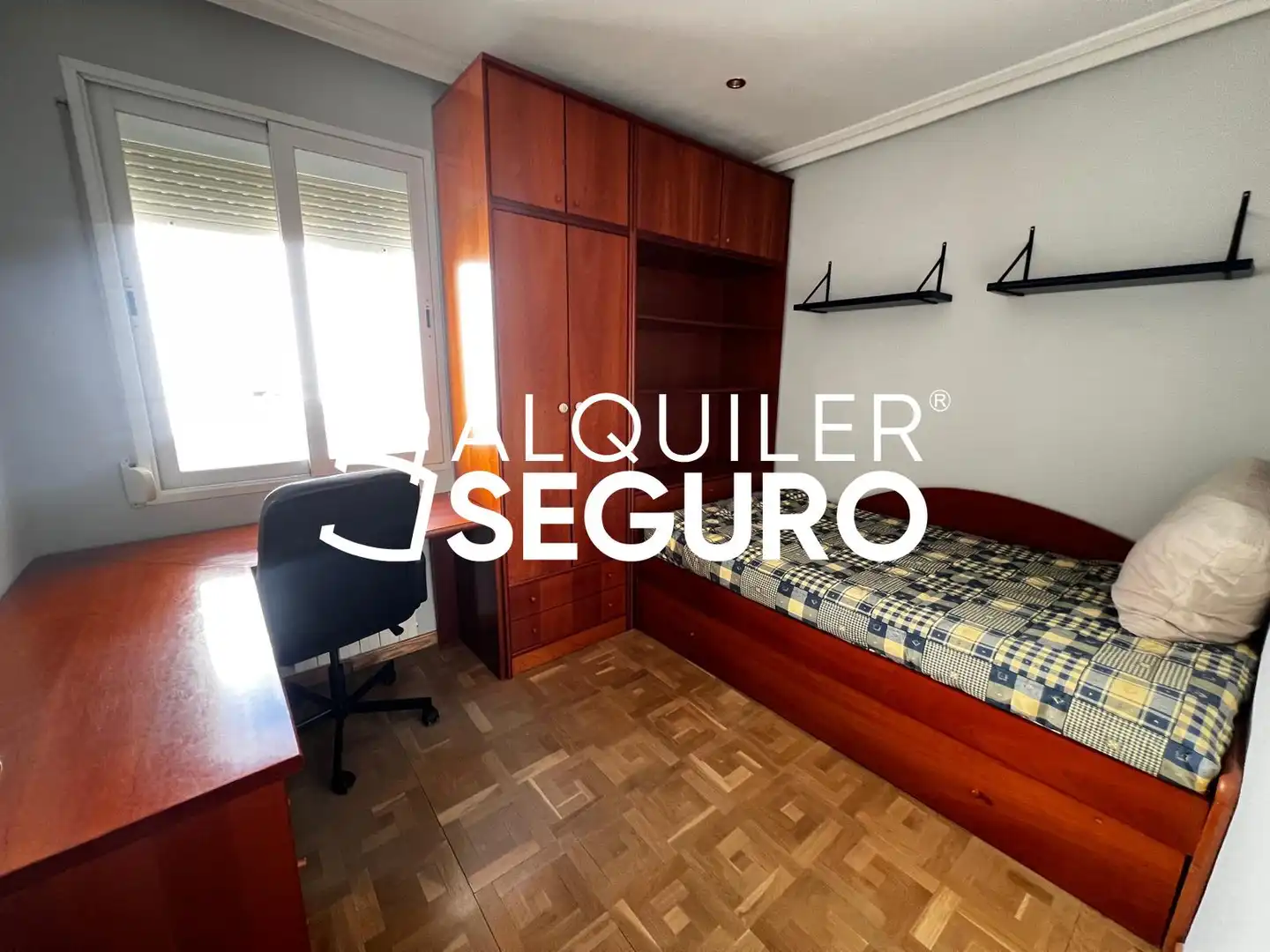 Bedroom of Flat for rent in Madrid  with Heating