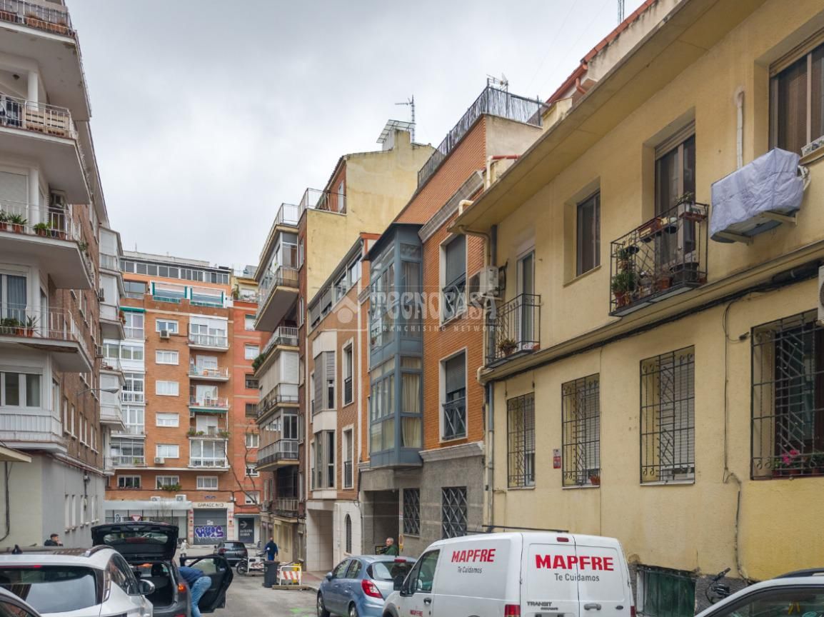 Exterior view of Study for sale in  Madrid Capital  with Air Conditioner, Heating and Storage room